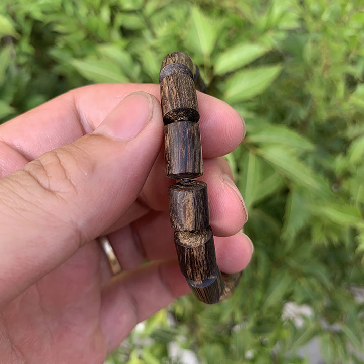 Vòng tay trầm hương thumb