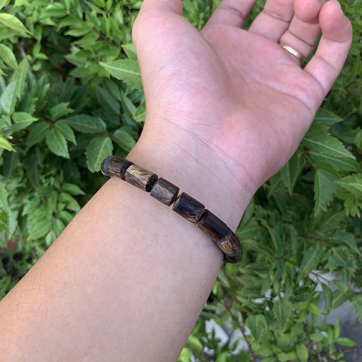 Vòng tay trầm hương thumb